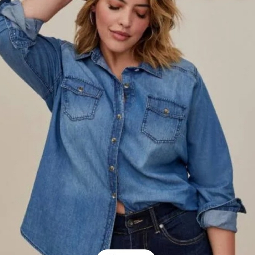 Torrid Denim Button-Up Shirt with Chest Pockets NWOT